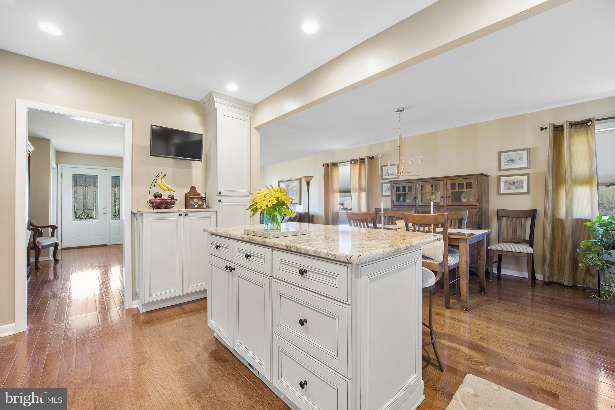 1005 Susan Road Philadelphia, PA 19115 - Photo 9 of 27