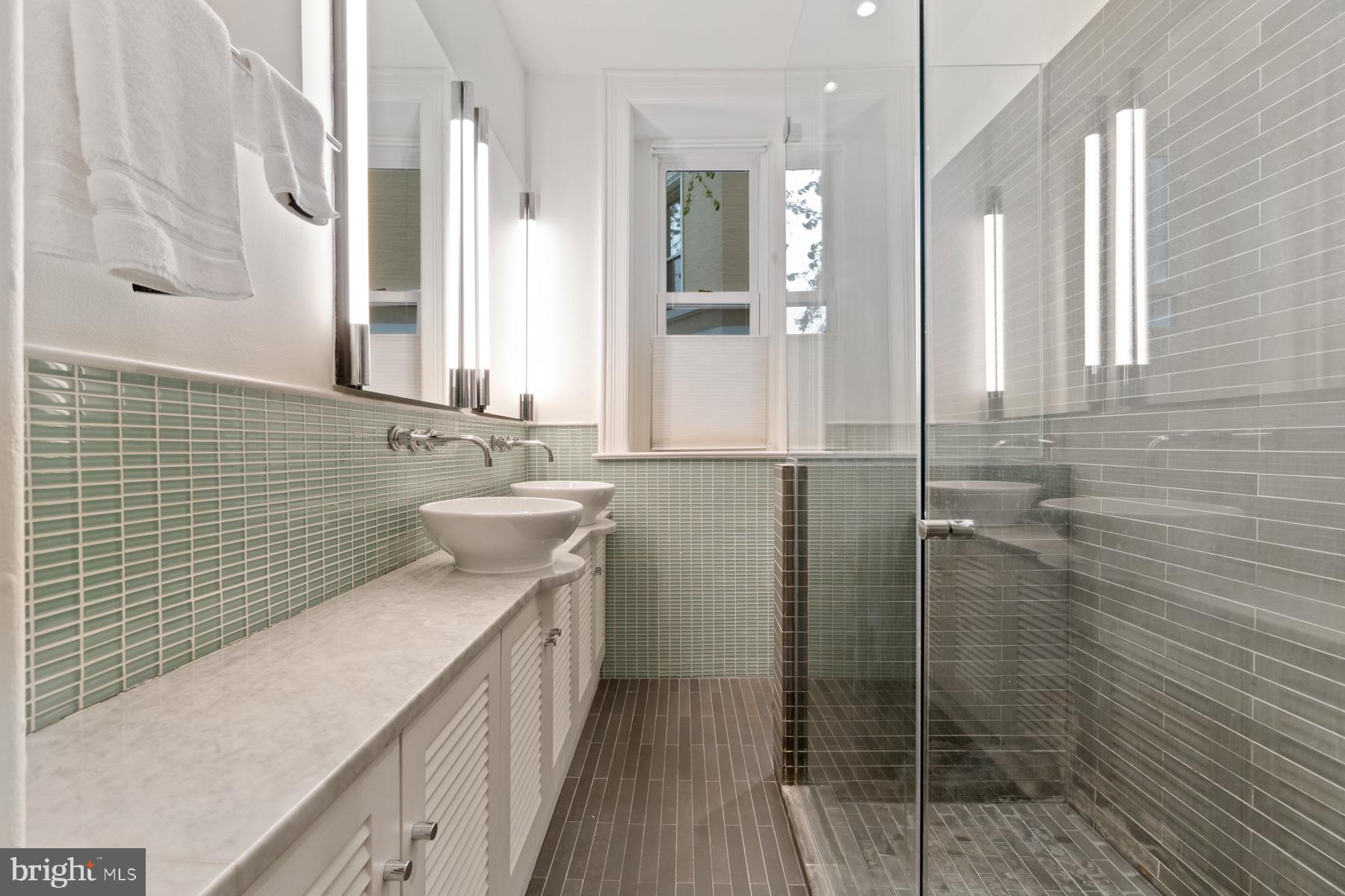 2022 Columbia Road Northwest, Unit 114 Washington, DC 20009 - Photo 19 of 29 Primary bathroom