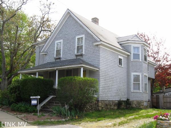 93 Edgartown Road Vineyard Haven, MA 02568 - Photo 1 of 11 http://d1qzqeyxiitrap.cloudfront.net/photos/17658/600/00334075.jpg