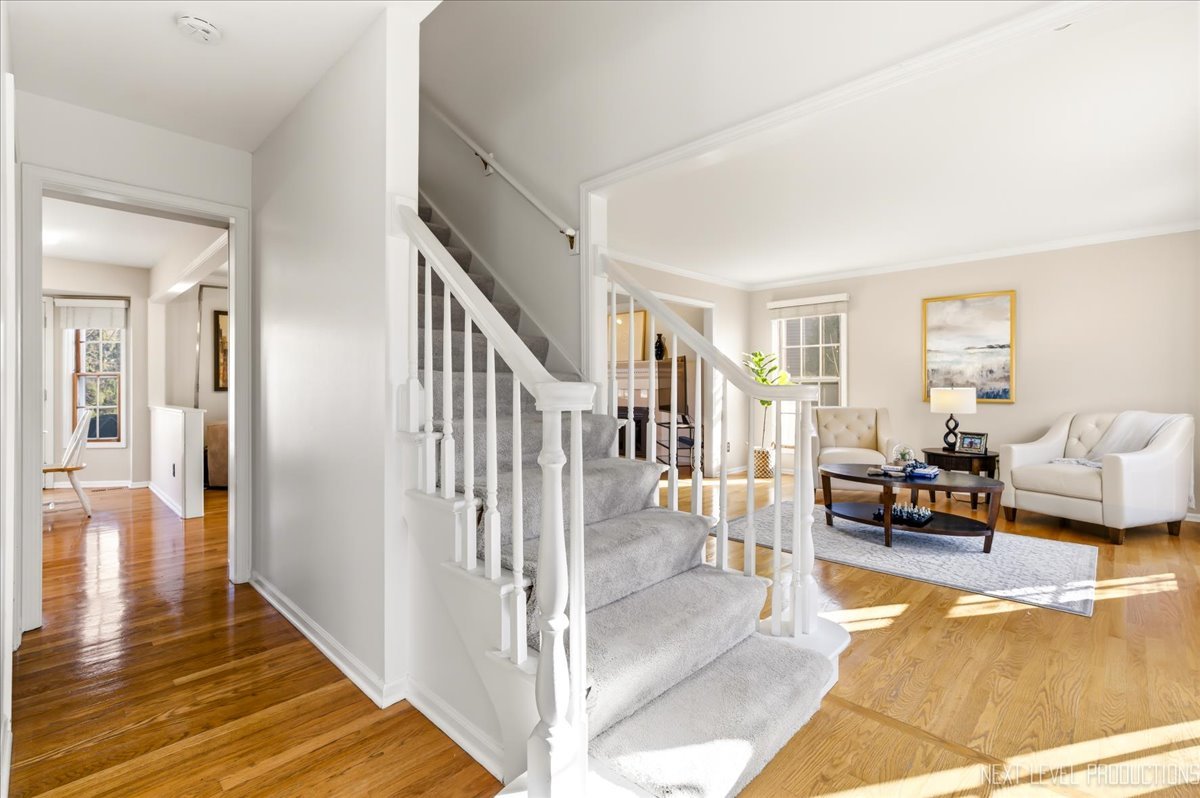 549 Bloomfield Circle Geneva, IL 60134 - Photo 3 of 31