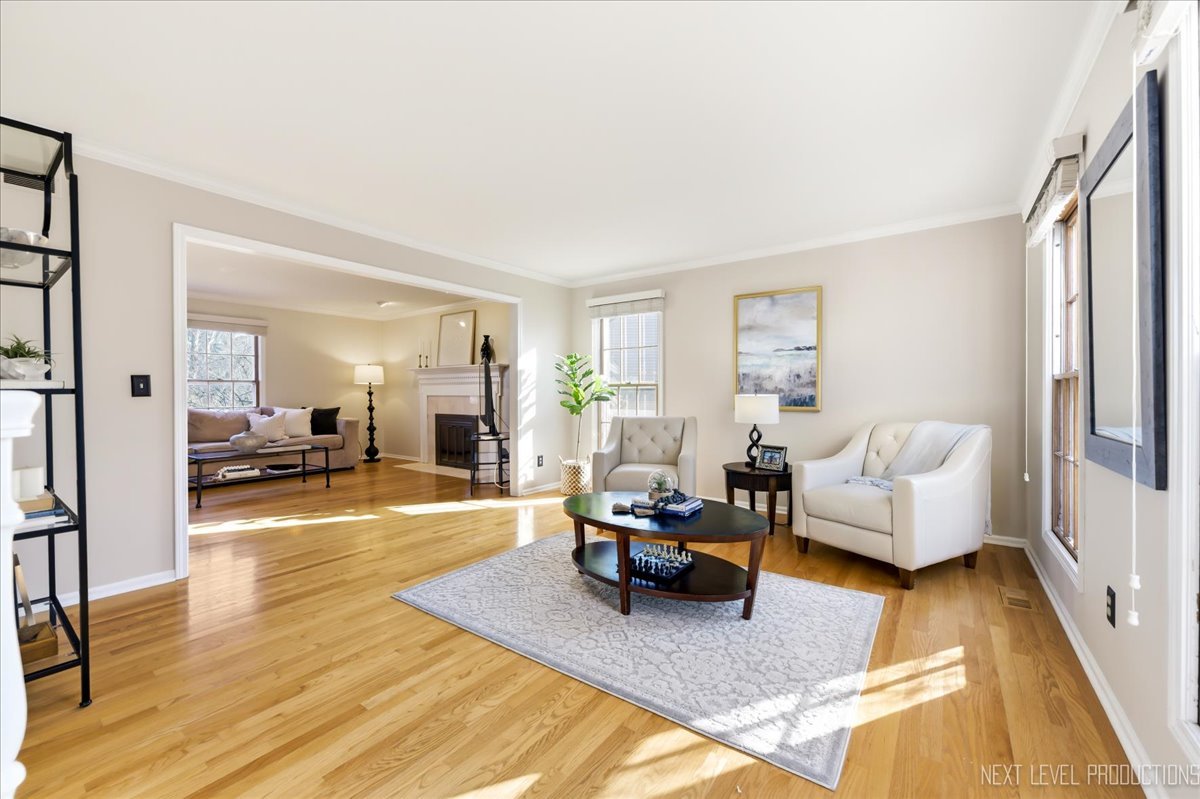 549 Bloomfield Circle Geneva, IL 60134 - Photo 4 of 31