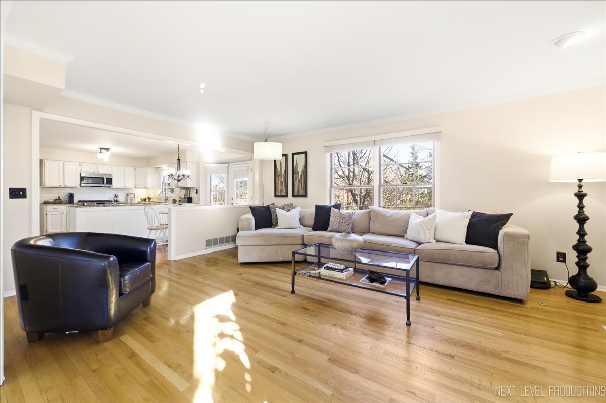 549 Bloomfield Circle Geneva, IL 60134 - Photo 6 of 31