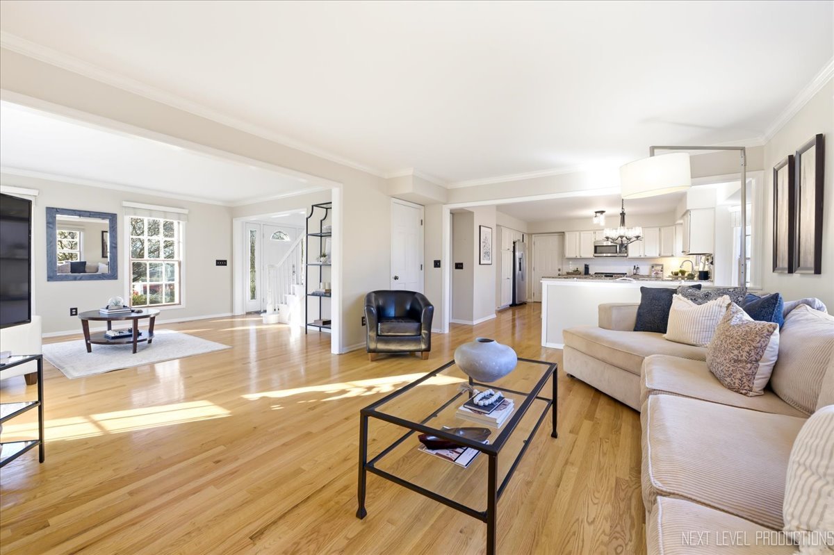 549 Bloomfield Circle Geneva, IL 60134 - Photo 7 of 31