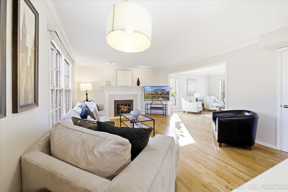 549 Bloomfield Circle Geneva, IL 60134 - Photo 8 of 31