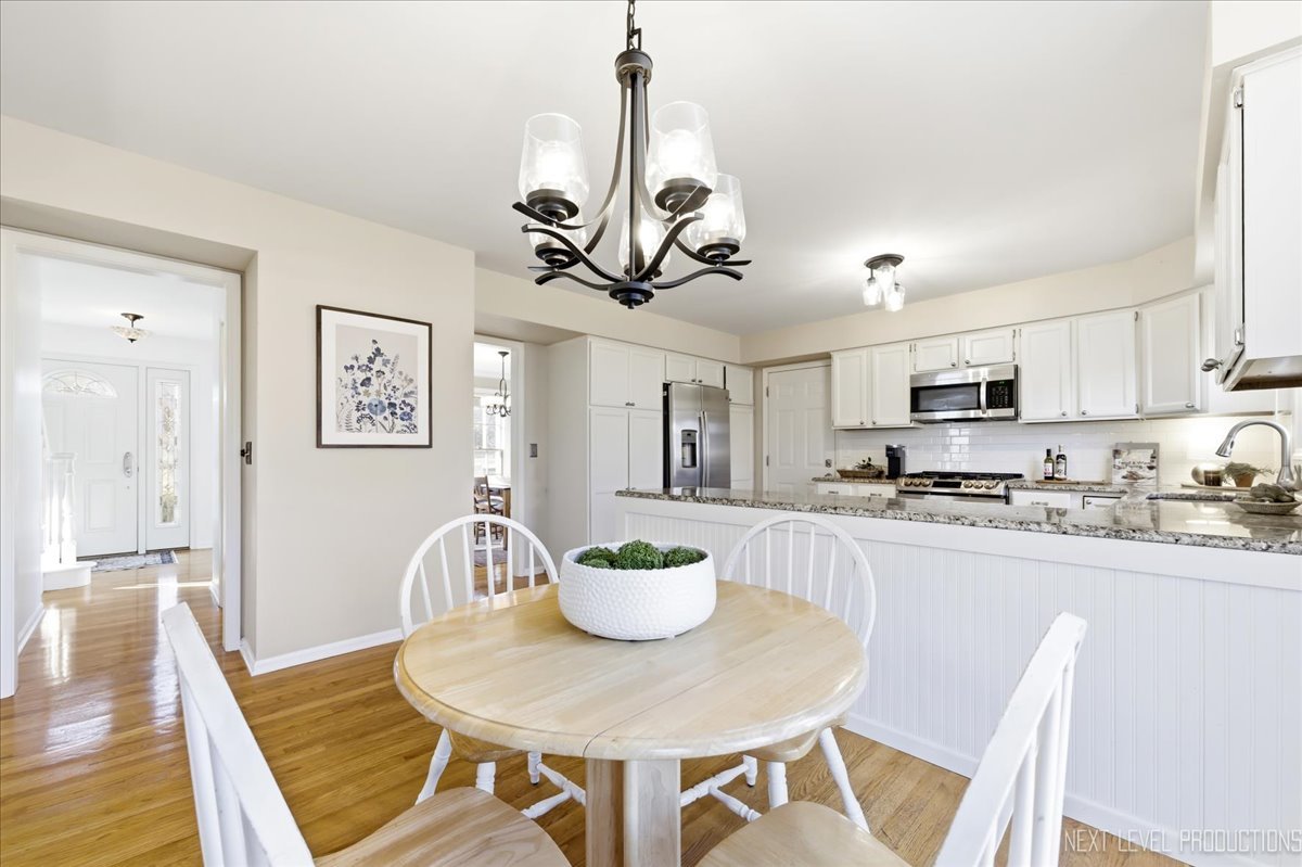 549 Bloomfield Circle Geneva, IL 60134 - Photo 10 of 31