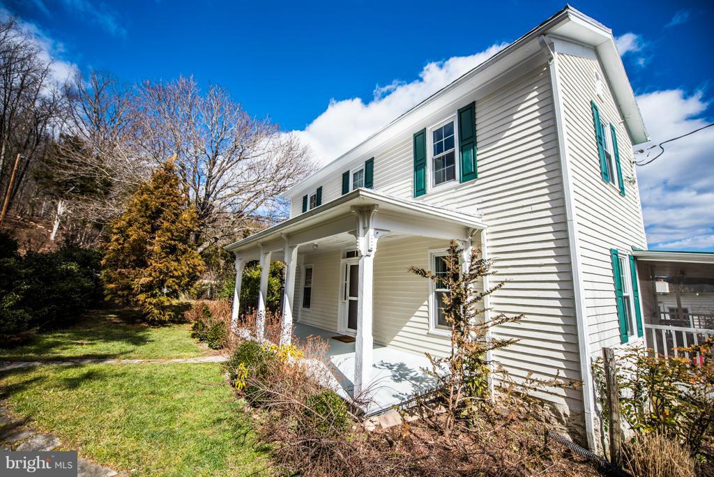 1479 Camp Roosevelt Road Fort Valley, VA 22652 - Photo 3 of 30 Exterior (General)