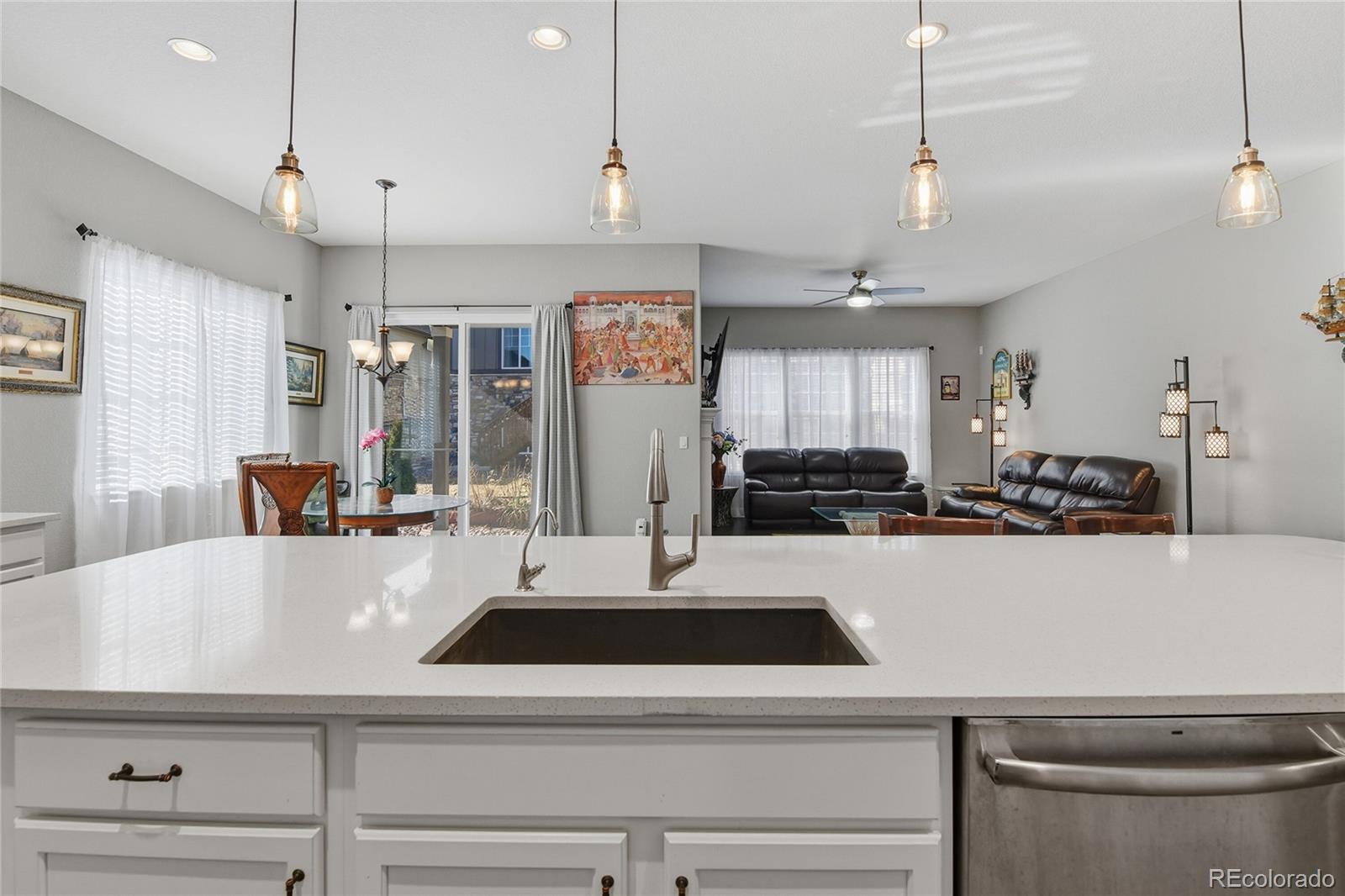 7693 South Quantock Way Aurora, CO 80016 - Photo 4 of 49