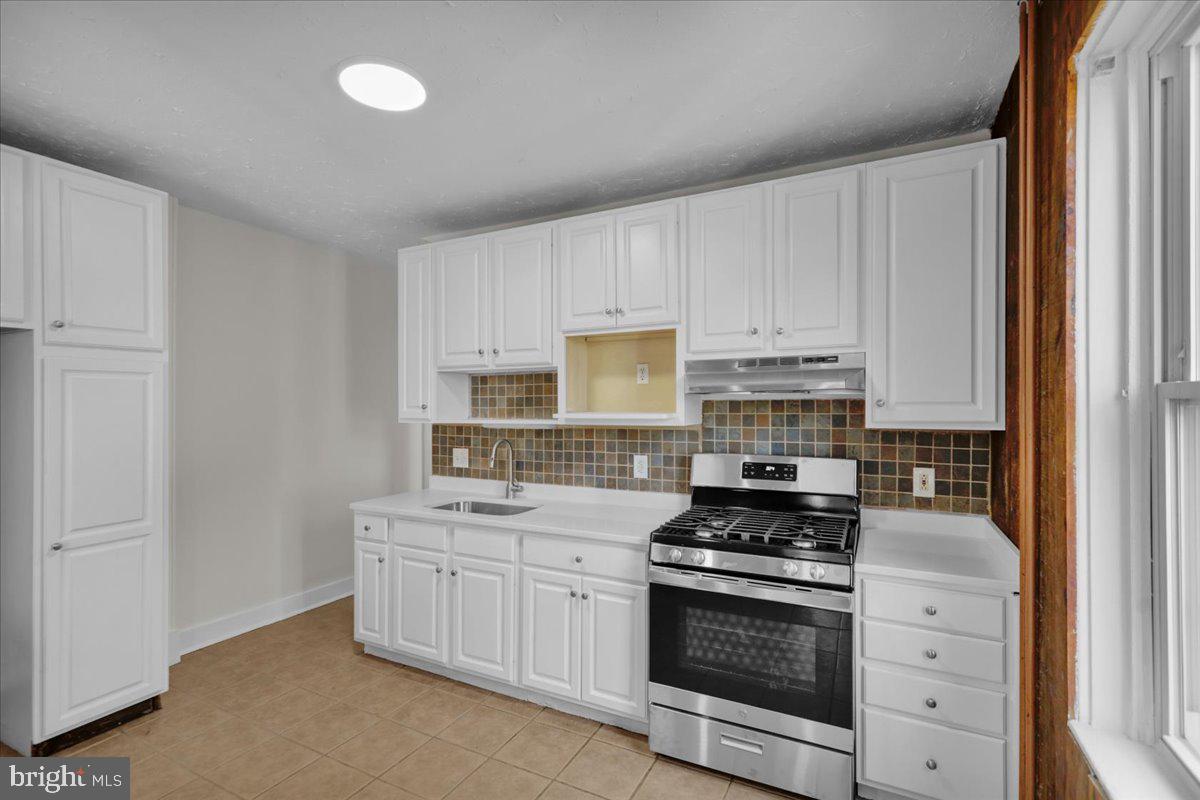 1613 Locust Street Reading, PA 19604 - Photo 11 of 28