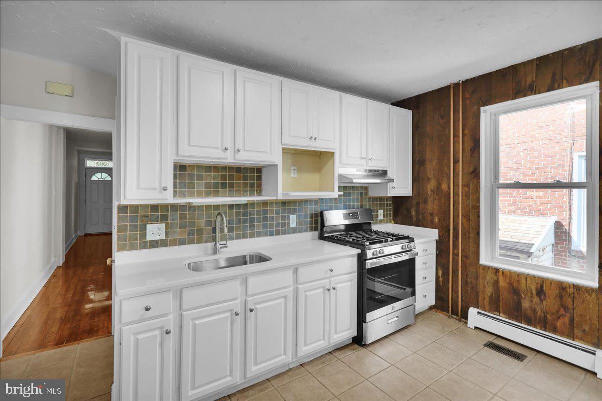 1613 Locust Street Reading, PA 19604 - Photo 12 of 28