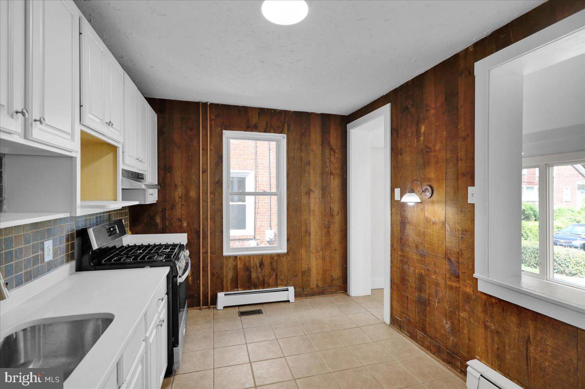 1613 Locust Street Reading, PA 19604 - Photo 13 of 28