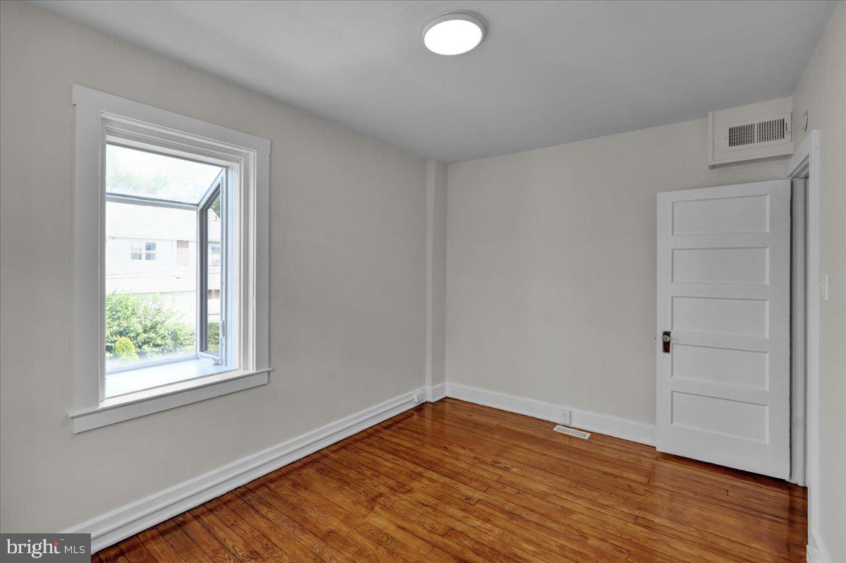1613 Locust Street Reading, PA 19604 - Photo 20 of 28