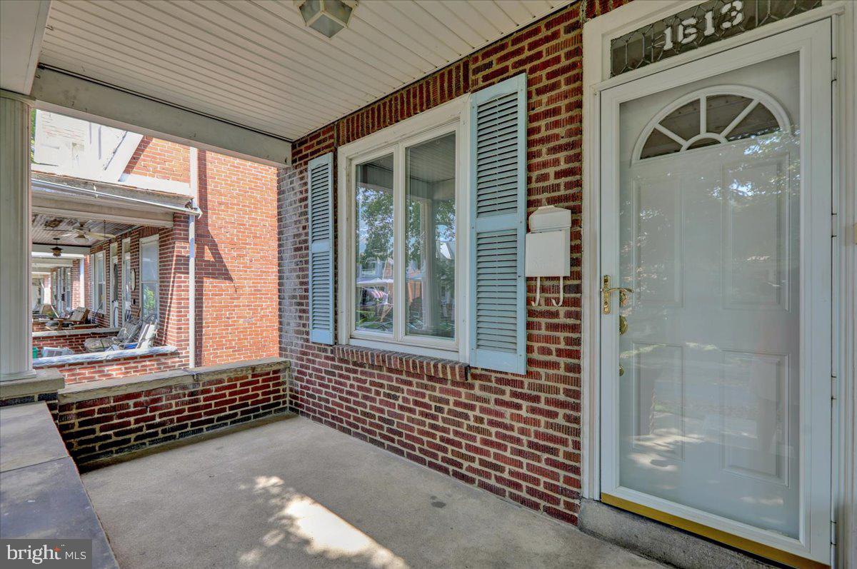 1613 Locust Street Reading, PA 19604 - Photo 2 of 28
