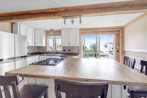 $1,395,000 | 15 Marlin Road, East Quogue, NY 11942