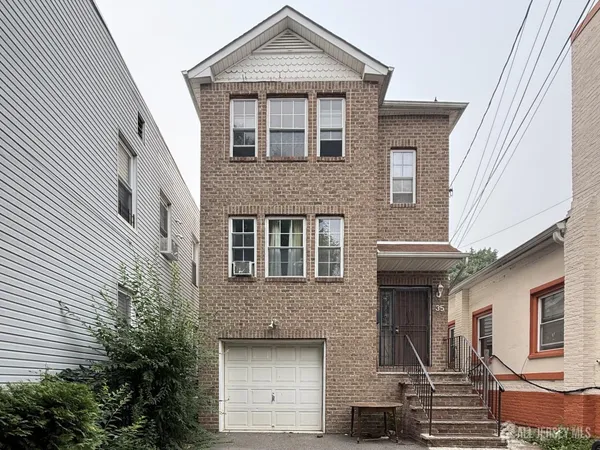 $3,000 | 35 Tillinghast Street, Newark, NJ 07108