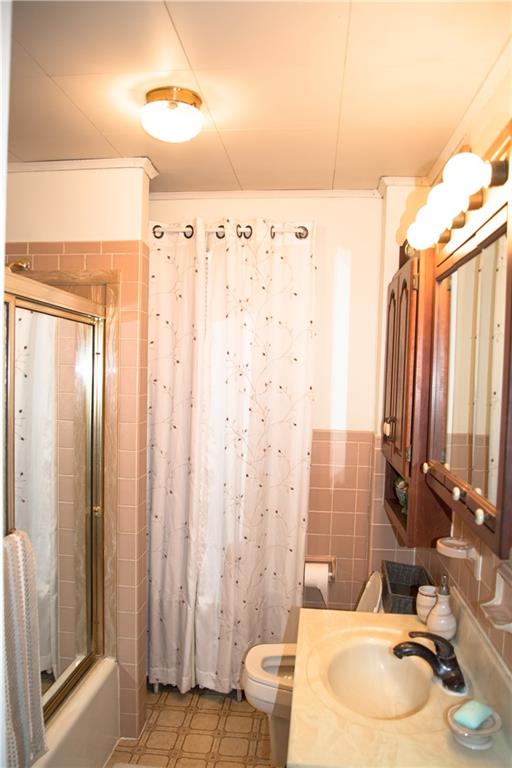 116 South 3rd Street Indiana, PA 15701 - Photo 18 of 21 Second Floor Full Bathroom
