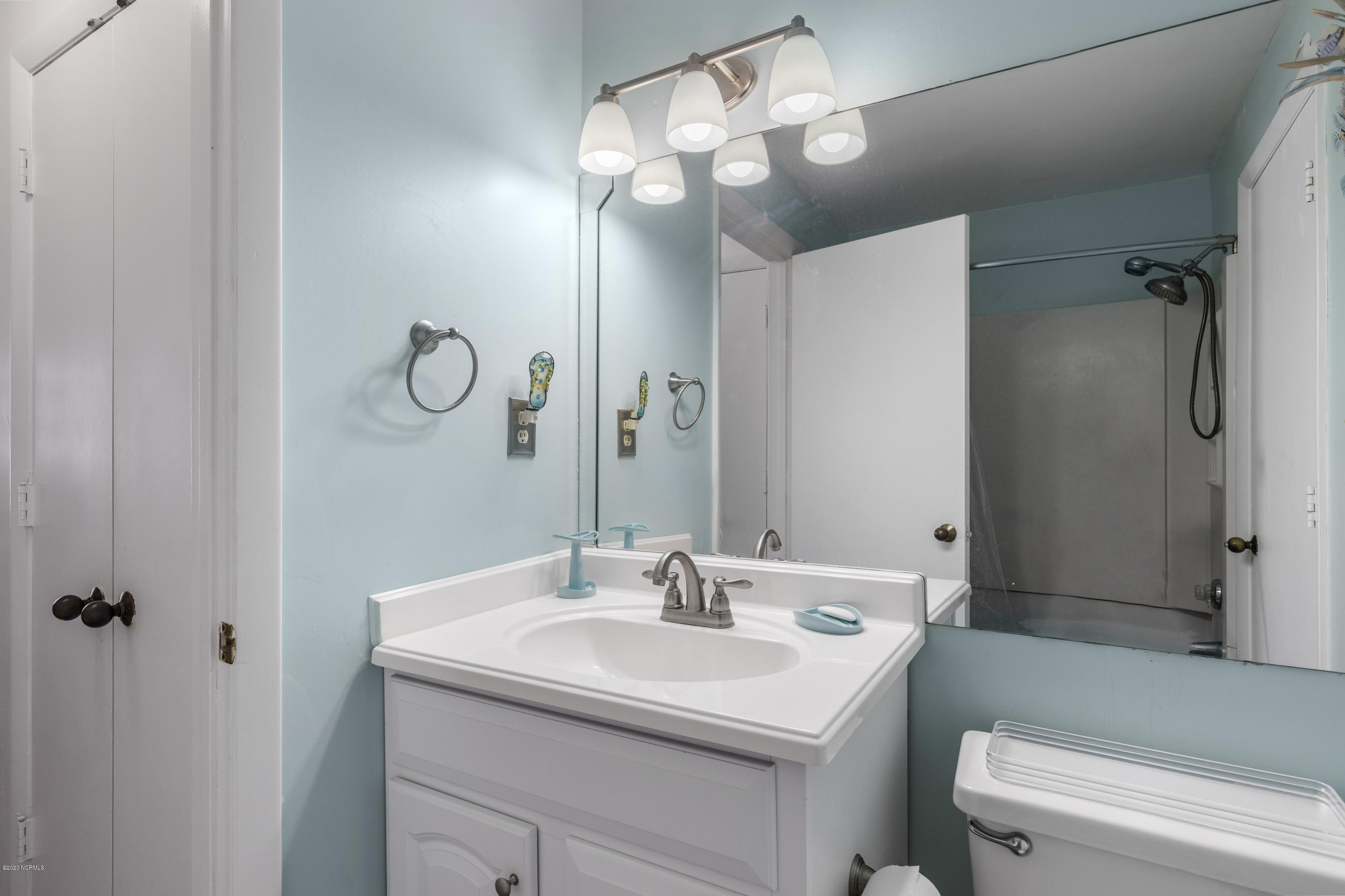 1505 Salter Path Road, Unit 430 Indian Beach, NC 28512 - Photo 19 of 57 Bathroom 2
