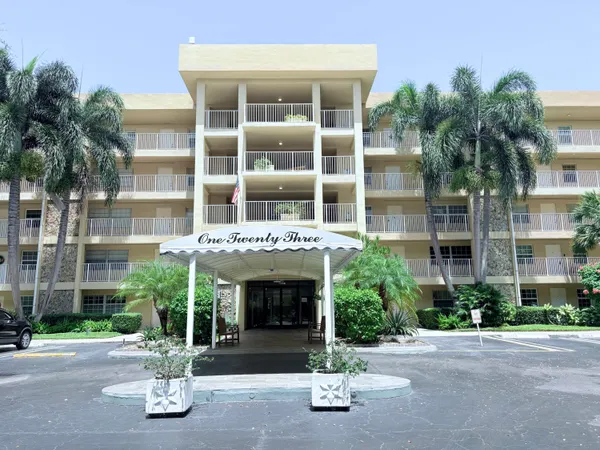 $325,000 | 804 Cypress Grove Lane, Unit 508, Pompano Beach, FL 33069