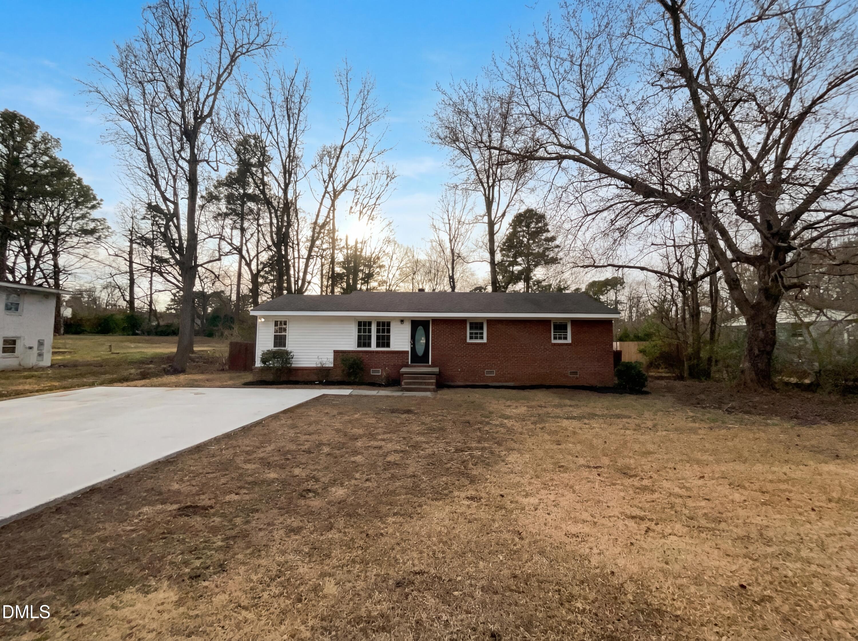 a house view with a outdoor space