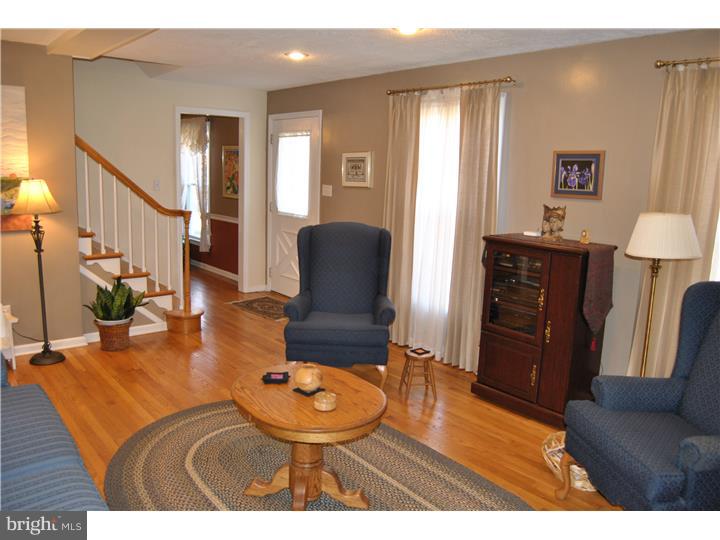 1121 Old Post Road Perkasie, PA 18944 - Photo 4 of 24 Living Room