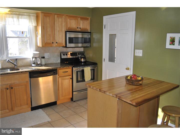 1121 Old Post Road Perkasie, PA 18944 - Photo 7 of 24 Kitchen