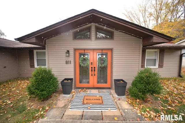 $199,000 | 811 Buffalo Lane, Mount Vernon, IL 62864