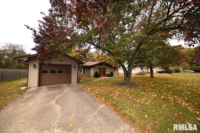 $199,000 | 811 Buffalo Lane, Mount Vernon, IL 62864