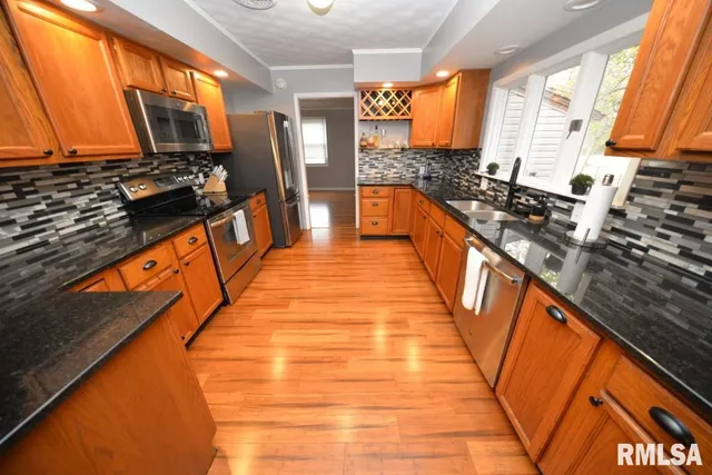 $199,000 | 811 Buffalo Lane, Mount Vernon, IL 62864