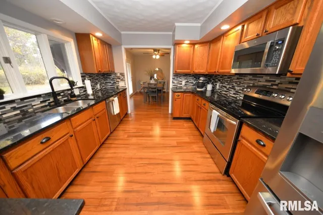 $199,000 | 811 Buffalo Lane, Mount Vernon, IL 62864