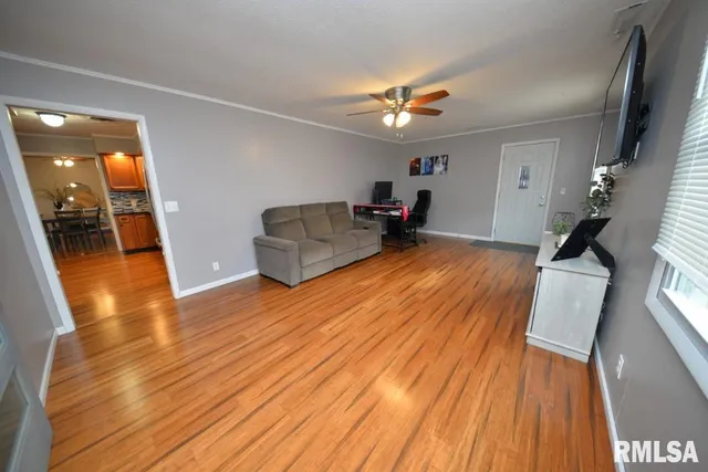 $199,000 | 811 Buffalo Lane, Mount Vernon, IL 62864