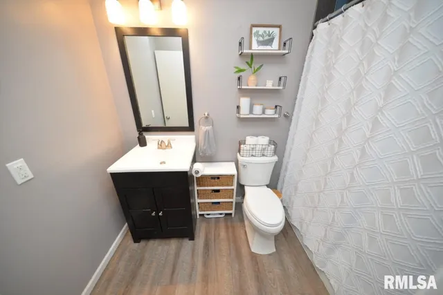 $199,000 | 811 Buffalo Lane, Mount Vernon, IL 62864