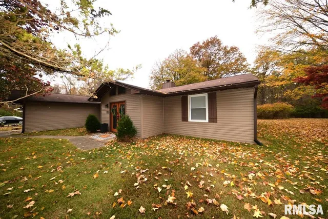 $199,000 | 811 Buffalo Lane, Mount Vernon, IL 62864