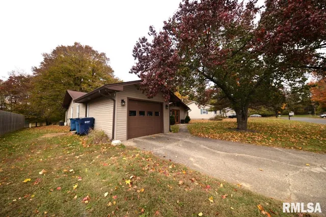 $199,000 | 811 Buffalo Lane, Mount Vernon, IL 62864