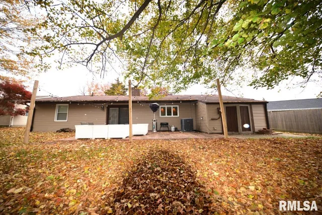 $199,000 | 811 Buffalo Lane, Mount Vernon, IL 62864