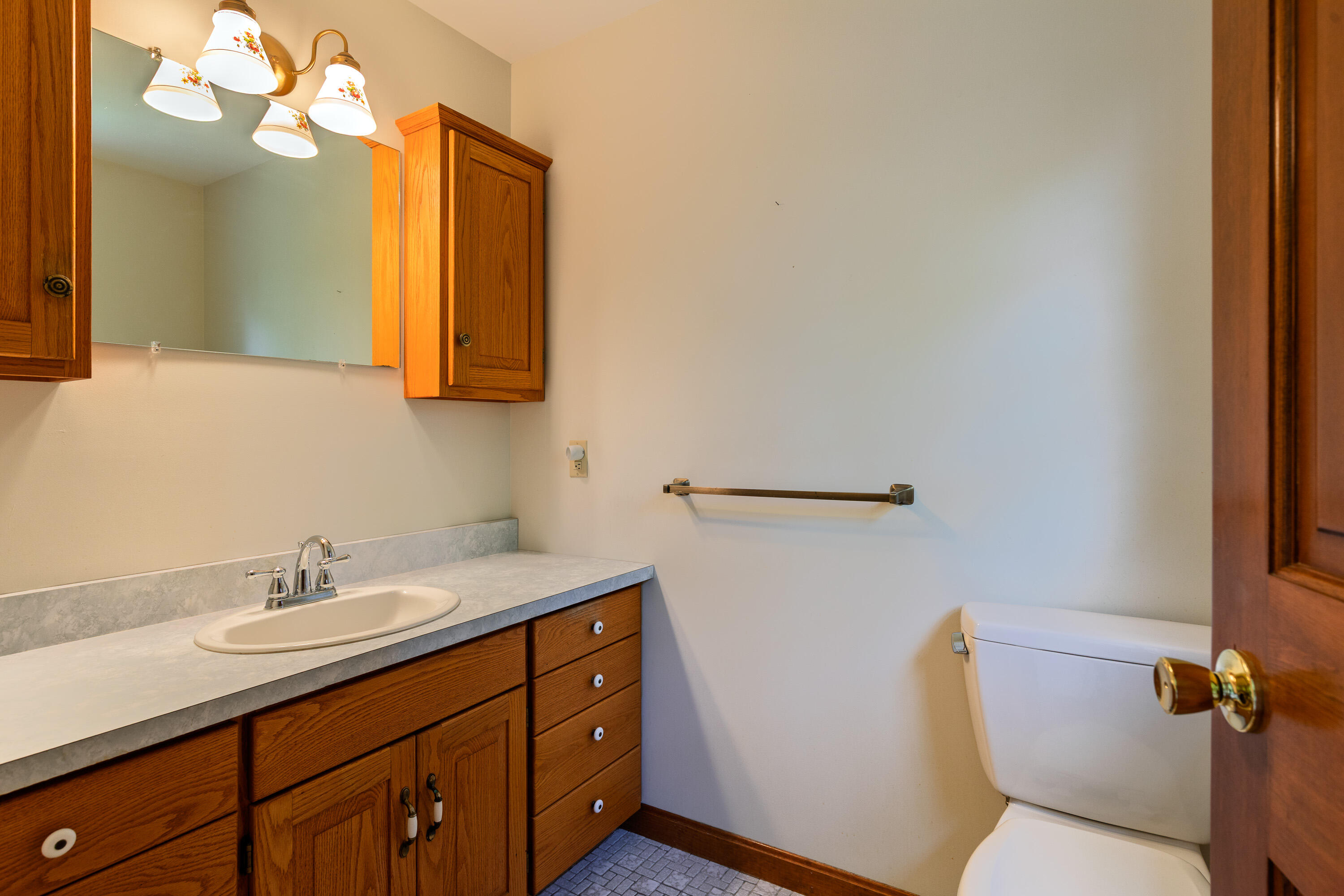 213 Fiddlers Reach Road Phippsburg, ME 04562 - Photo 32 of 45 2nd floor bath w/ primary bedroom