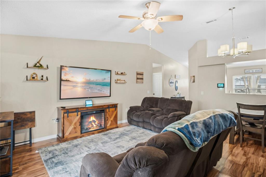 2901 Grayton Street Deltona, FL 32738 - Photo 2 of 23