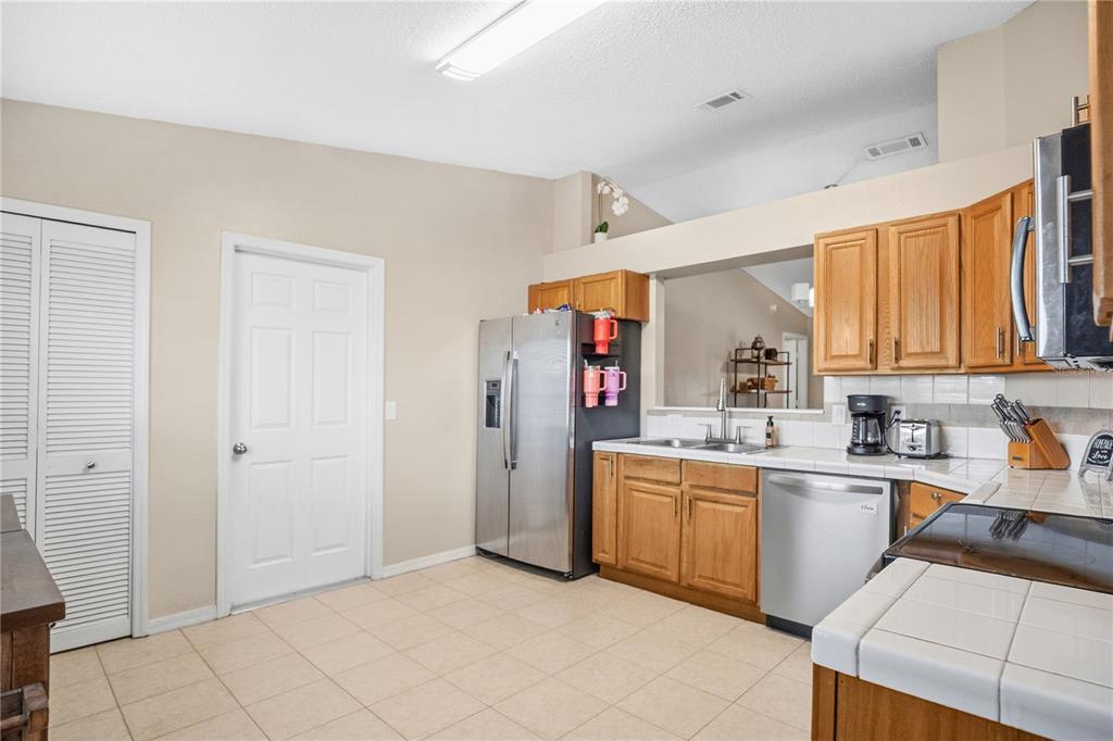 2901 Grayton Street Deltona, FL 32738 - Photo 7 of 23