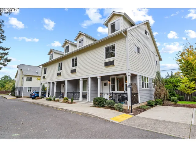 $240,000 | 116 Northeast 109th Avenue, Unit A5, Portland, OR 97220