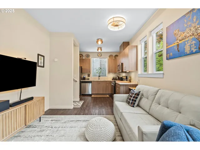 $240,000 | 116 Northeast 109th Avenue, Unit A5, Portland, OR 97220