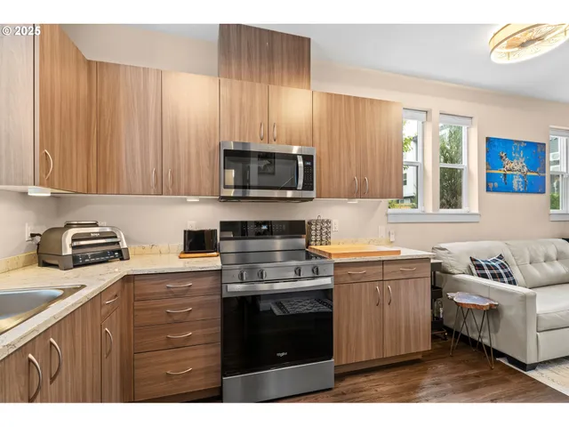 $240,000 | 116 Northeast 109th Avenue, Unit A5, Portland, OR 97220