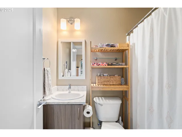 $240,000 | 116 Northeast 109th Avenue, Unit A5, Portland, OR 97220