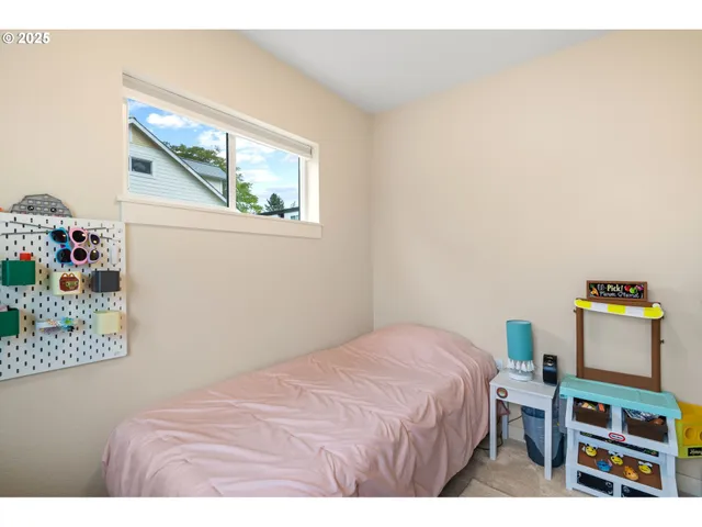 $240,000 | 116 Northeast 109th Avenue, Unit A5, Portland, OR 97220