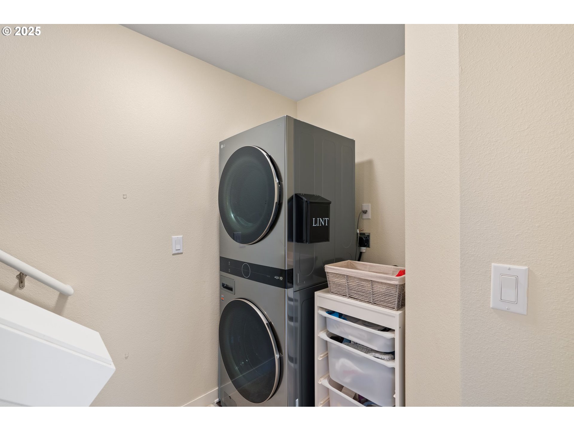 116 Northeast 109th Avenue, Unit A5 Portland, OR 97220 - Photo 36 of 46 a utility room with dryer and washer