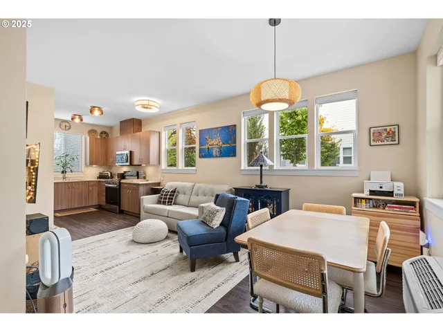 $240,000 | 116 Northeast 109th Avenue, Unit A5, Portland, OR 97220