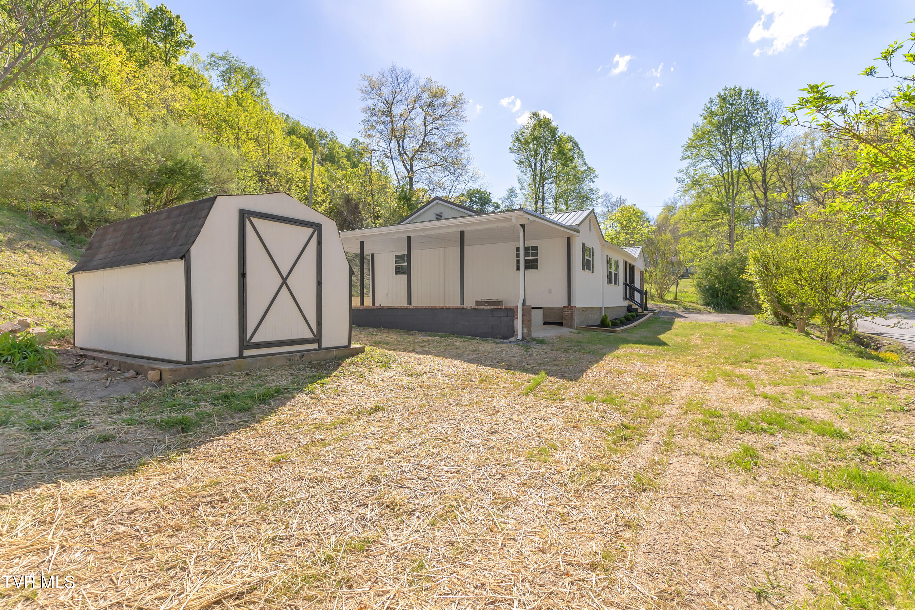 8740 Bean Gap Road Pound, VA 24279 - Photo 3 of 48 3