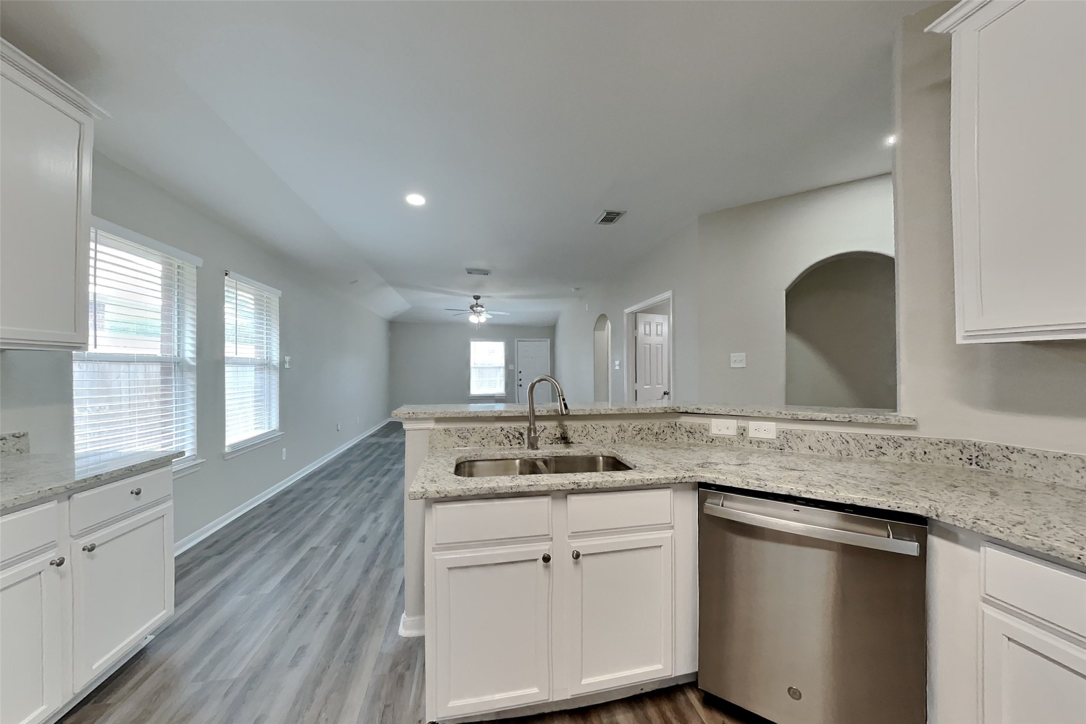 32411 Cross Spring Park Lane Conroe, TX 77385 - Photo 5 of 20