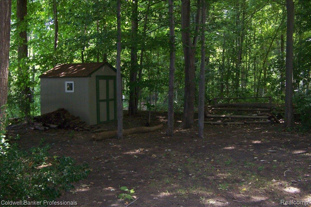 19806 Merriman Road Livonia, MI 48152 - Photo 11 of 11 Shed for extra storage