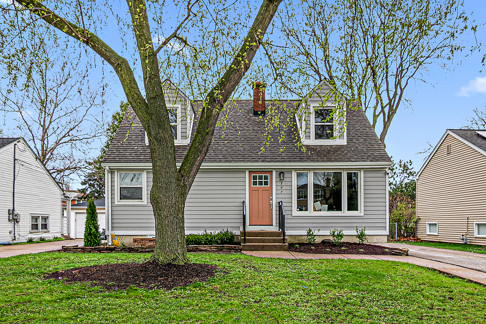 797 Spring Road Elmhurst, IL 60126 - Photo 1 of 24 Gallery Image 1