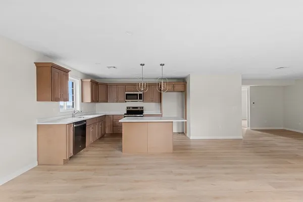 $639,900 | 393-7 Court Street, Unit 7, Plymouth, MA 02360