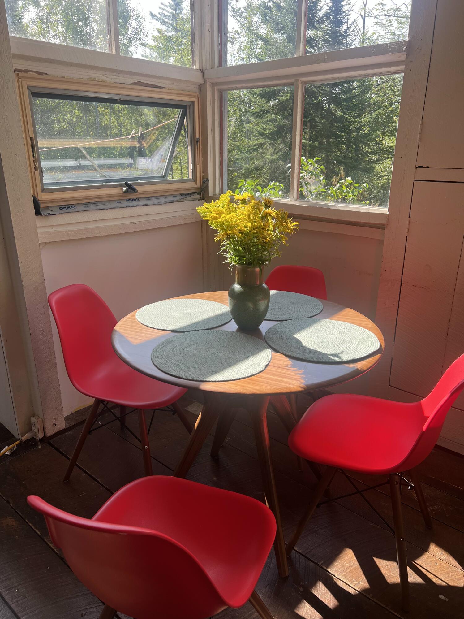 271 Bigelow Road St. Albans, ME 04971 - Photo 8 of 60 Eating Area