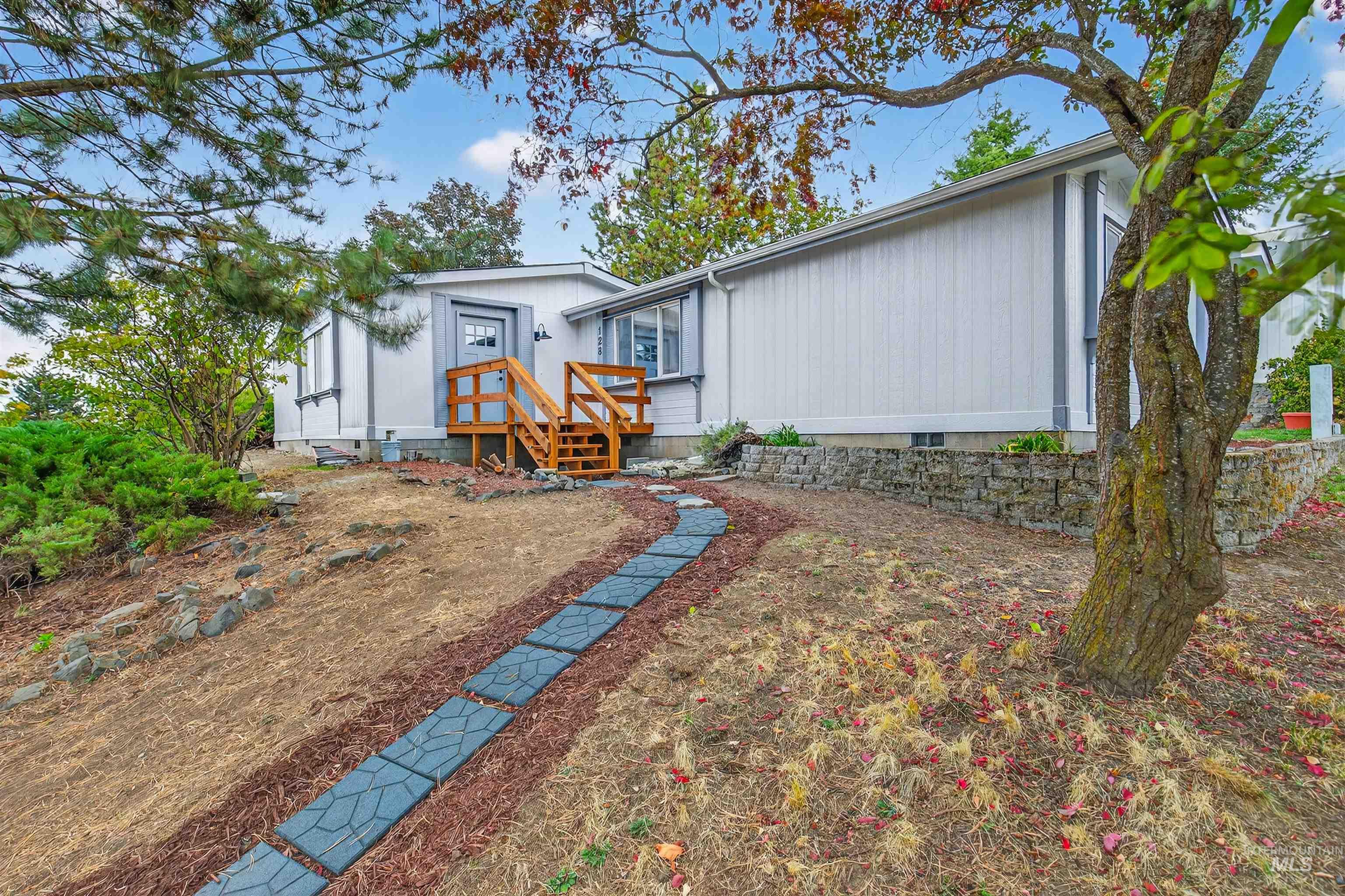 128 Persimmon Street Genesee, ID 83832 - Photo 1 of 48